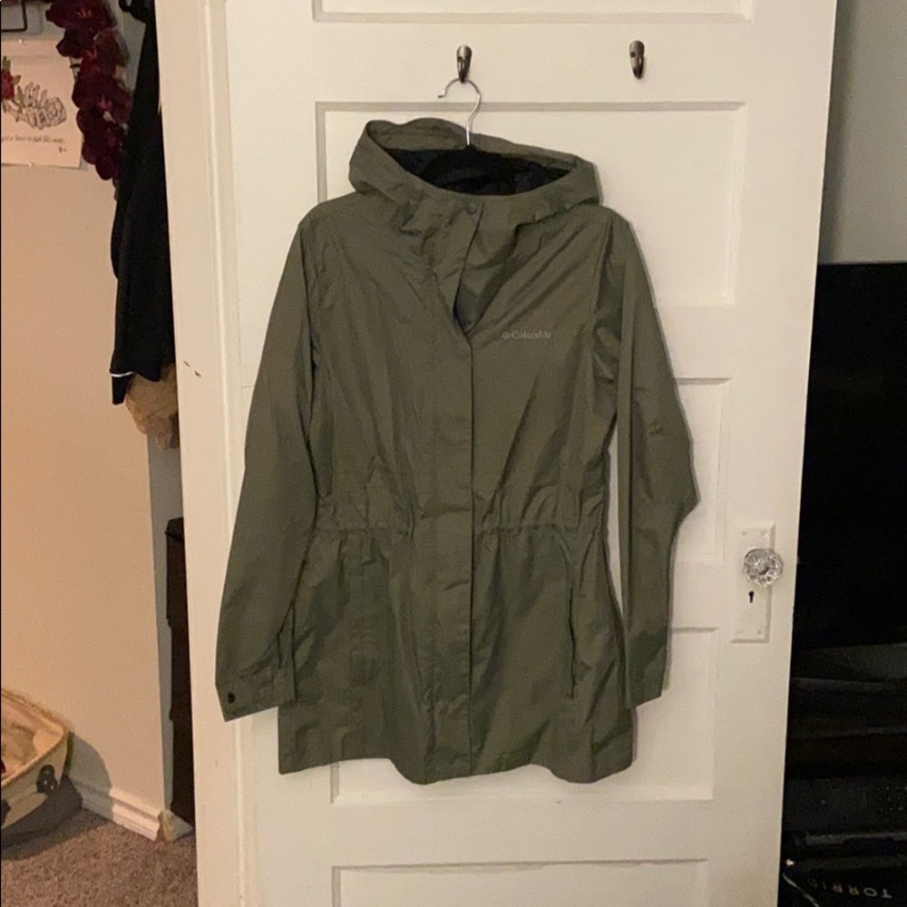 Columbia rain coat